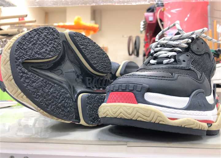 �g���v��S�̒�̃S����\���Ē�����������A3