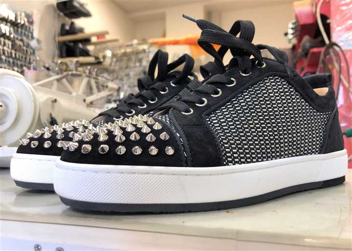 ルブタンのスニーカーソール補強修理、2