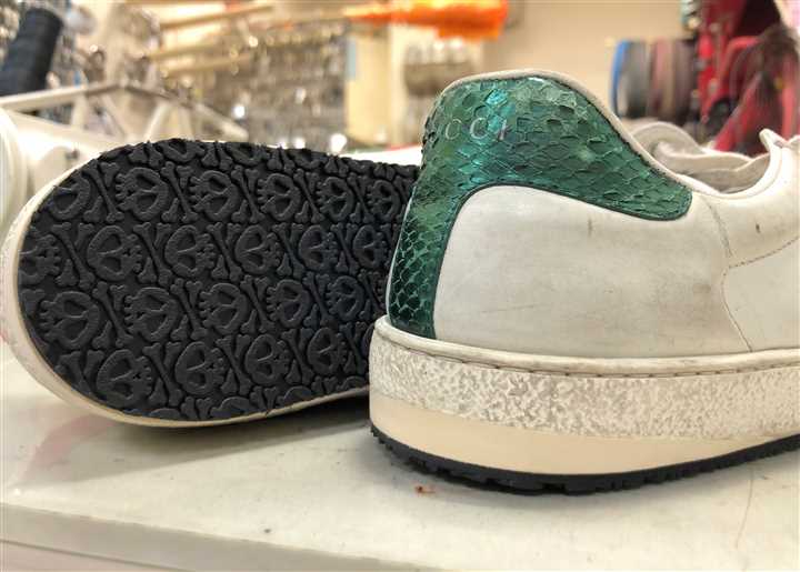 �J�J�g�̌��肷�����O�b�`�X�j�[�J�[�̏C���A4