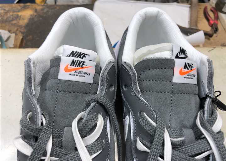 ナイキ×sacaiのコラボスニーカーのカカト内側補強、2