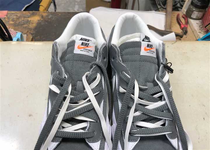 ナイキ×sacaiのコラボスニーカーのカカト内側補強、3