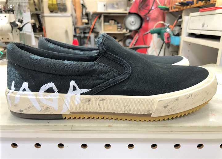 BALENCIAGA�̃X�j�[�J�[���V���[�N�\�[���ŕ⋭�A4