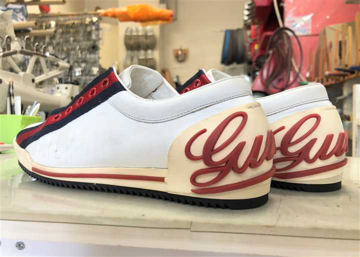 GUCCI�̃X�j�[�J�[�̌��肷�����J�J�g�C���ƃ\�[���⋭�A4