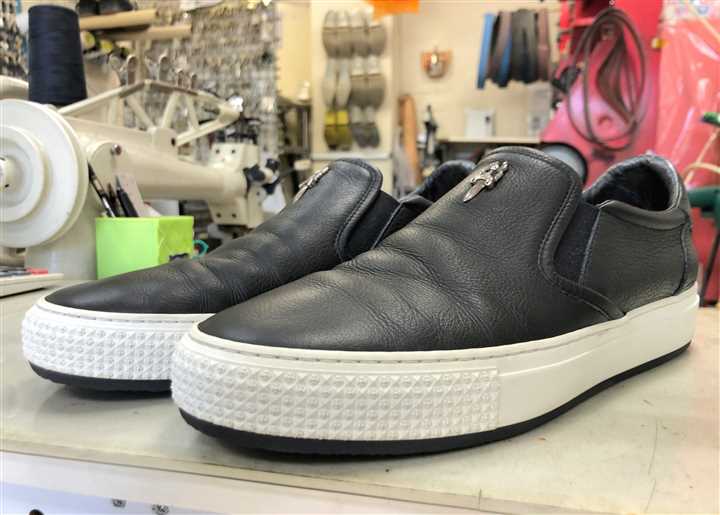 CHROME HEARTS�̃X�j�[�J�[�\�[���⋭�A4