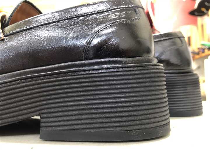 �}���j�̊v�C�̒�̏C���A3