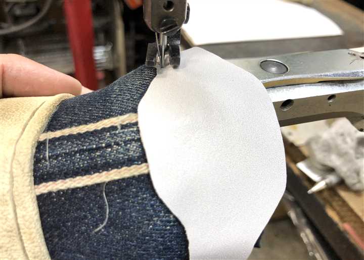 SHOE(S)MILEのカカト周りの修理、1