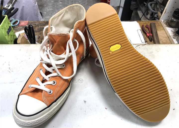 アメ色のシャークソールでCONVERSEを補強、1