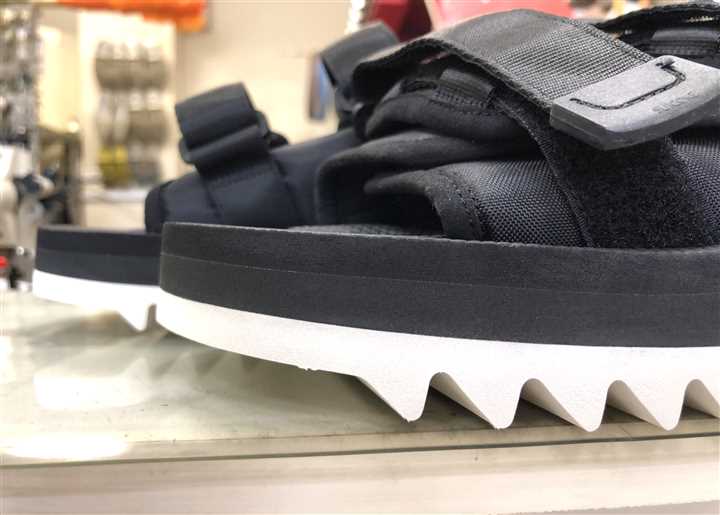 �T���_���̒�ʂ����^�̃V���[�N�\�[���ŕ⋭�A2