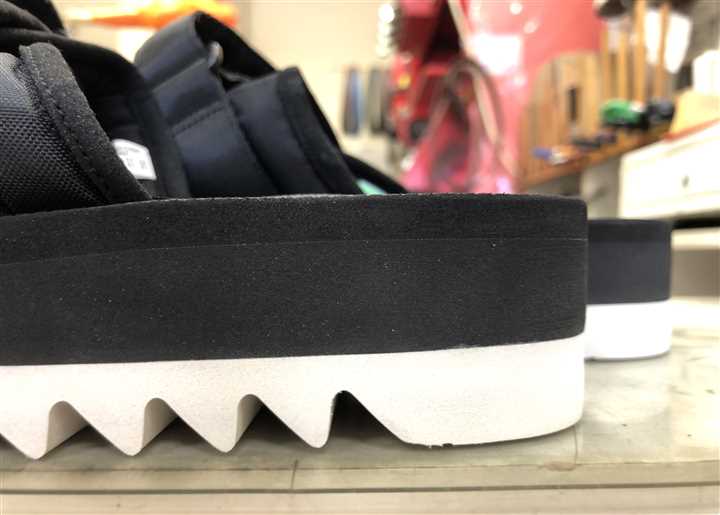 �T���_���̒�ʂ����^�̃V���[�N�\�[���ŕ⋭�A3