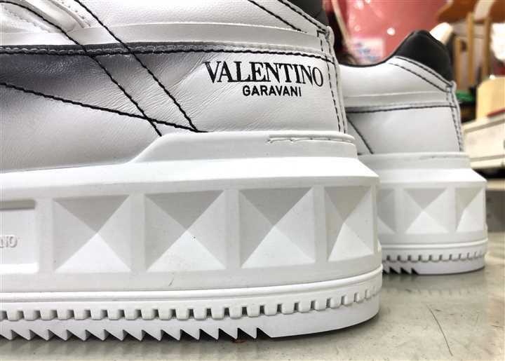 VALENTINO�̃X�j�[�J�[�\�[���⋭�A3