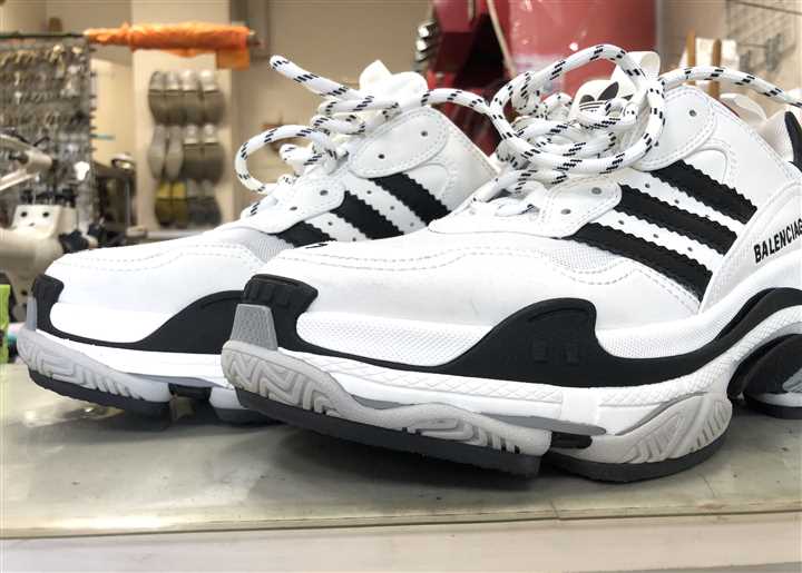 �yBALENCIAGA TRIPLE S�z�̃\�[���⋭�A2