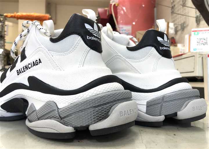 �yBALENCIAGA TRIPLE S�z�̃\�[���⋭�A3