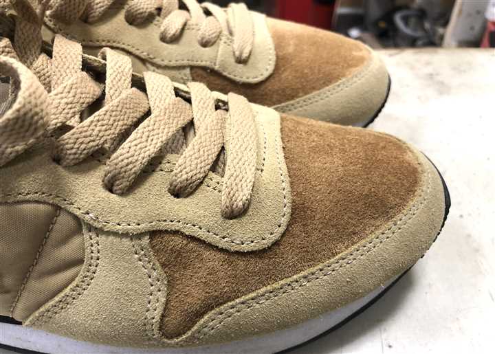 ナイキのスニーカーの甲メッシュの破れ穴あき修理、5