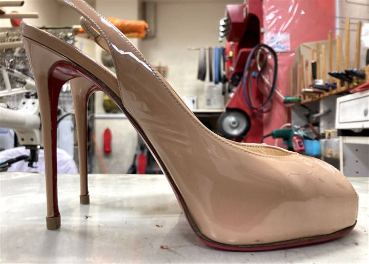 ルブタンのヒールとソールの修理、3