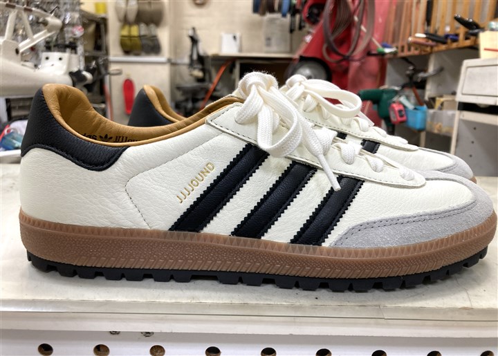 �A�f�B�_�X�~�W���E���h�̃R���{�X�j�[�J�[�̃\�[���⋭�A4