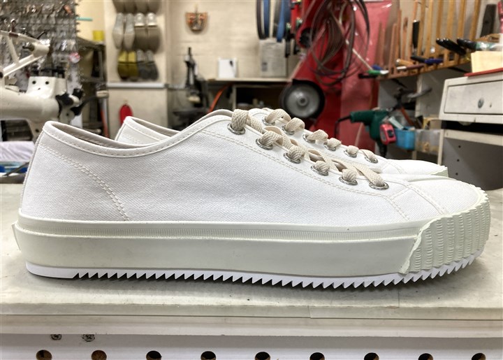 �}���W�F����tabi�X�j�[�J�[�̃\�[���⋭�A4