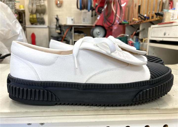 ���G�x�̃X�j�[�J�[�\�[���⋭�A4