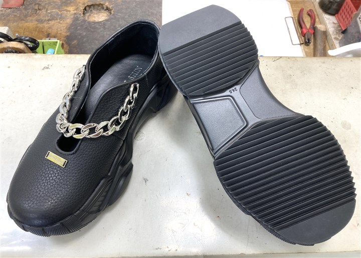 �yMIKAGE SHIN�z�̃X�j�[�J�[�\�[�����Z�p���[�g�⋭�A1