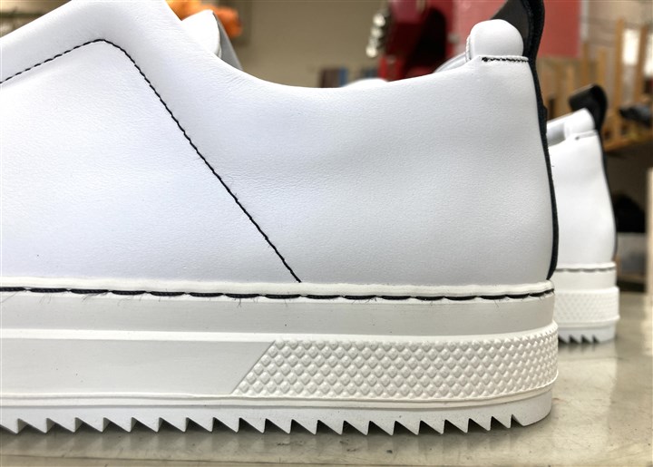 �s�G�[���E�A���f�B�̃X�j�[�J�[�\�[���⋭�A3