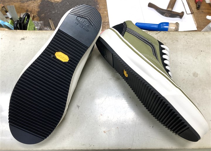 VANSのスニーカー底面をシャークソール＆タフZで補強、1