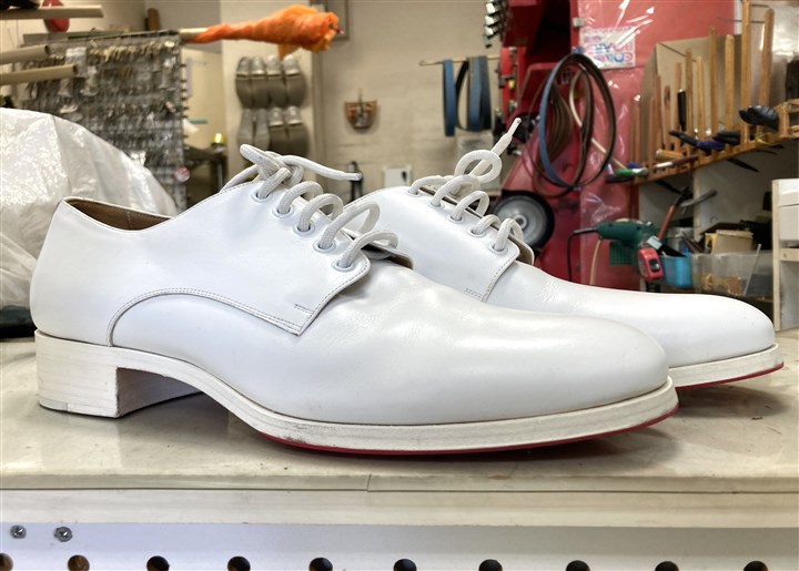 ルブタンの革靴のソール補強修理、4