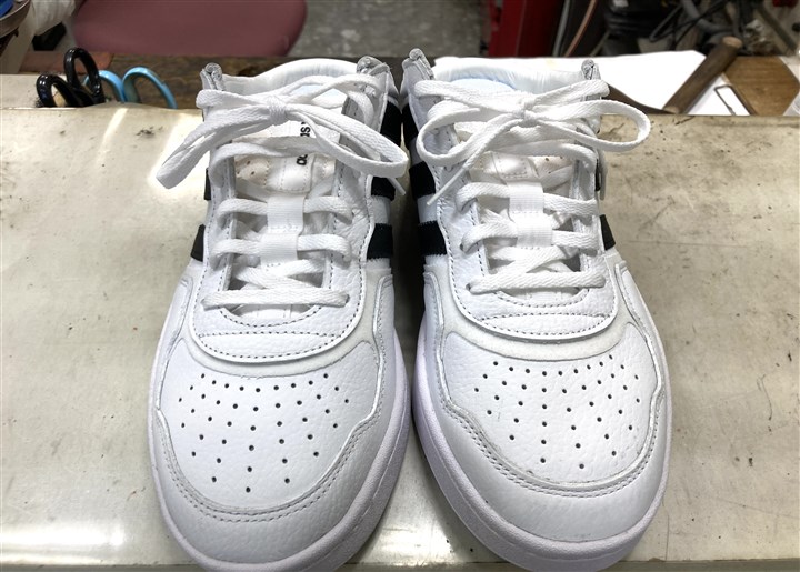 �A�f�B�_�X�̃X�j�[�J�[���T���_���ɉ��H�A3