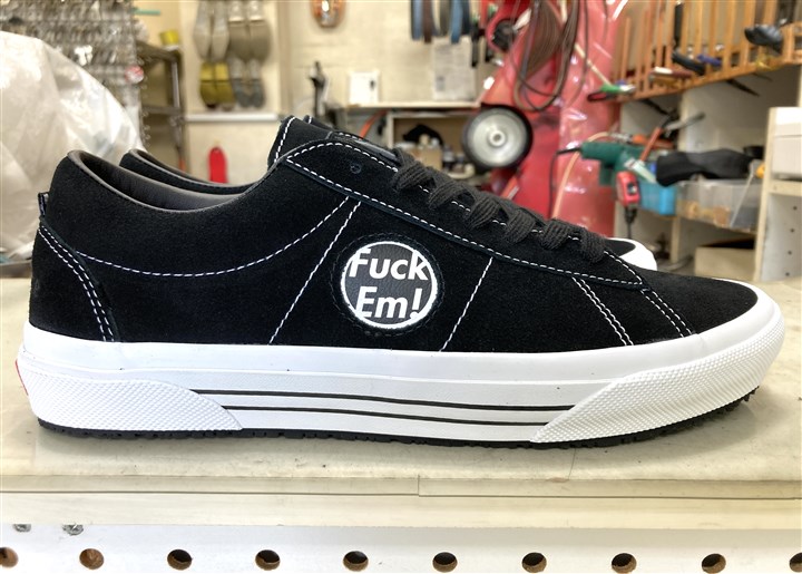 VANSのスニーカーの底をビブラムスカルソールで補強、4