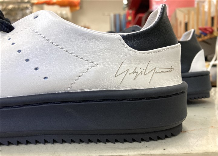 Y-3�~�X�^���X�~�X�iadidas�j�̃X�j�[�J�[�\�[���⋭�A3