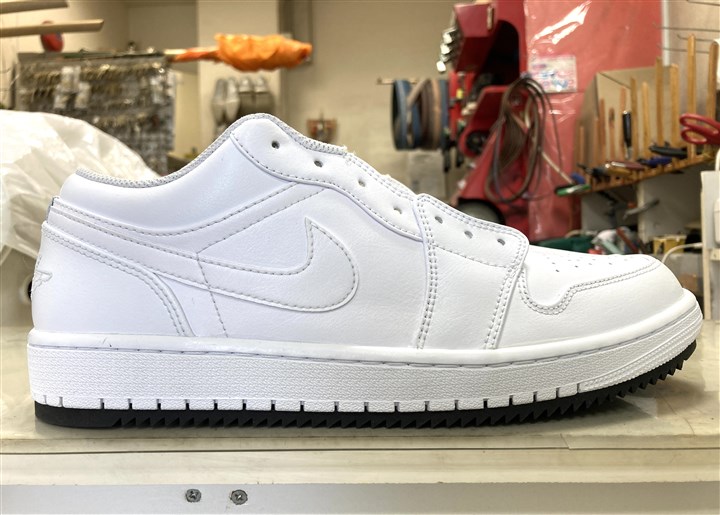 �i�C�L�y�G�A�W���[�_��1�z�̃X�j�[�J�[�\�[���⋭�A4