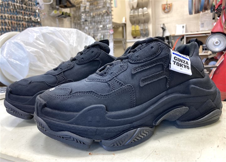 BALENCIAGA�~GINZA TOKYO�y�g���v��S�z�̃\�[���⋭�A4