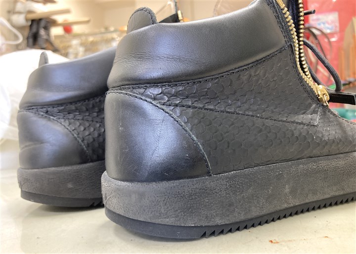 カカトの減りすぎたジュゼッペ・ザノッティのソール補強、8