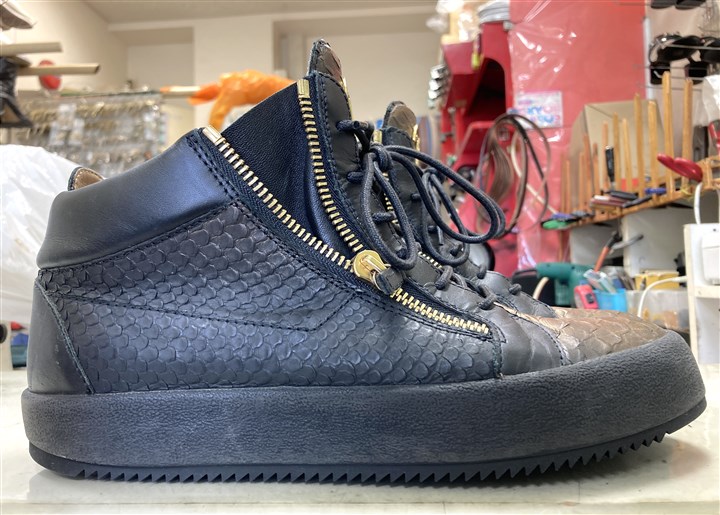 カカトの減りすぎたジュゼッペ・ザノッティのソール補強、9