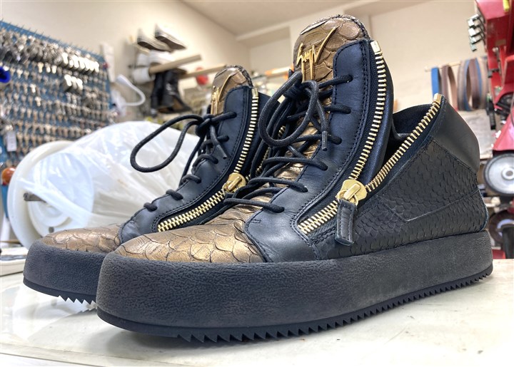 カカトの減りすぎたジュゼッペ・ザノッティのソール補強、10