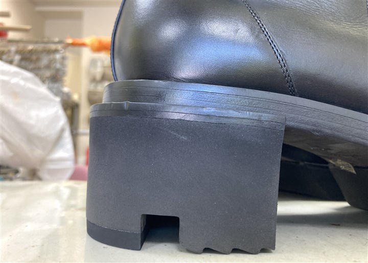 ���b�N�I�E�G���X�y�r�[�g���{�[�K���u�[�c�z�̂��茸�����J�J�g�C���A4