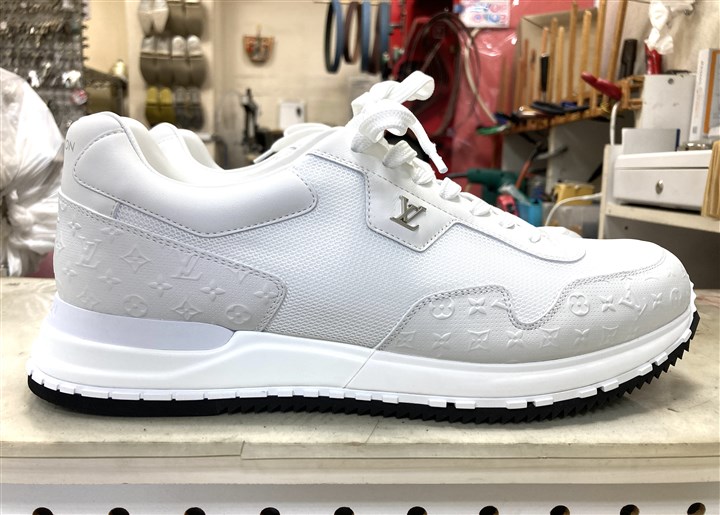 ���C�E���B�g���̃X�j�[�J�[�\�[���⋭�A4