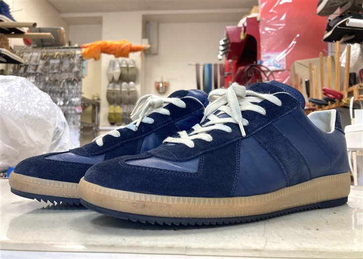 �}���W�F���̃X�j�[�J�[�̃J�J�g�\�ւ��C���A4