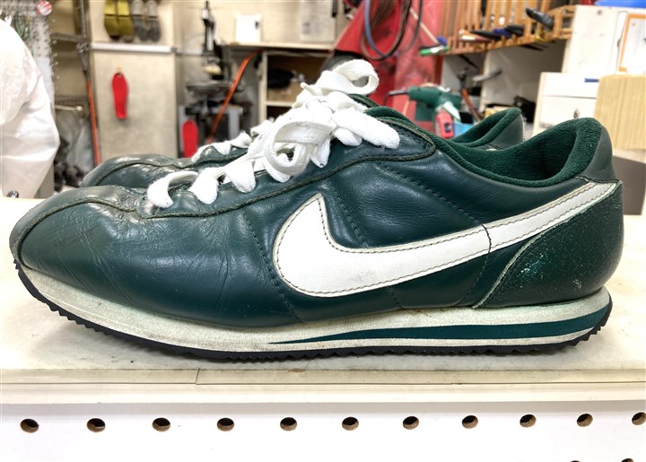 ナイキのスニーカーのソール貼替え修理、4