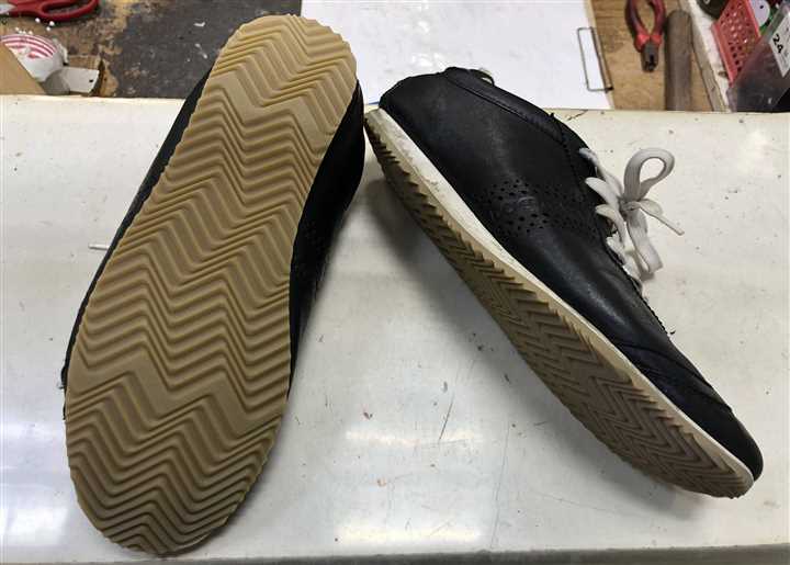 ドルチェ&ガッバーナのスニーカーのソール貼替え修理、2