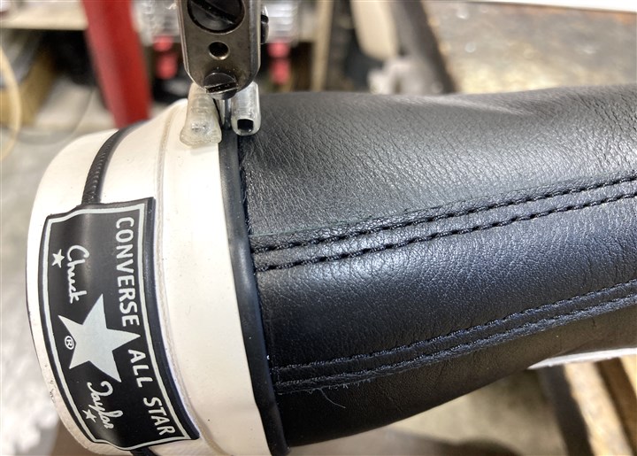 コンバースのスニーカーのソール側面剥がれ防止ステッチ修理、2