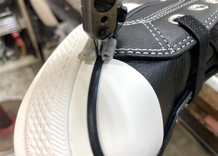 コンバースのスニーカーのソール側面剥がれ防止ステッチ修理、4