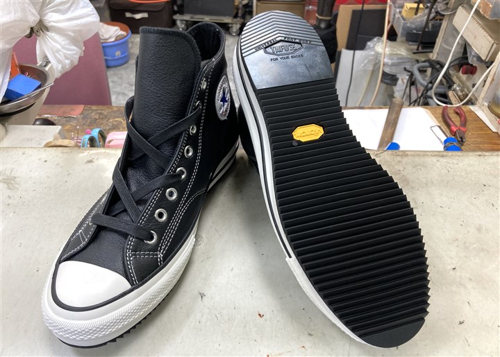 コンバースのスニーカーソール補強修理、1