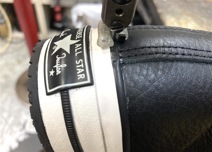 コンバースのソール側面の剥がれ予防のステッチ修理、4