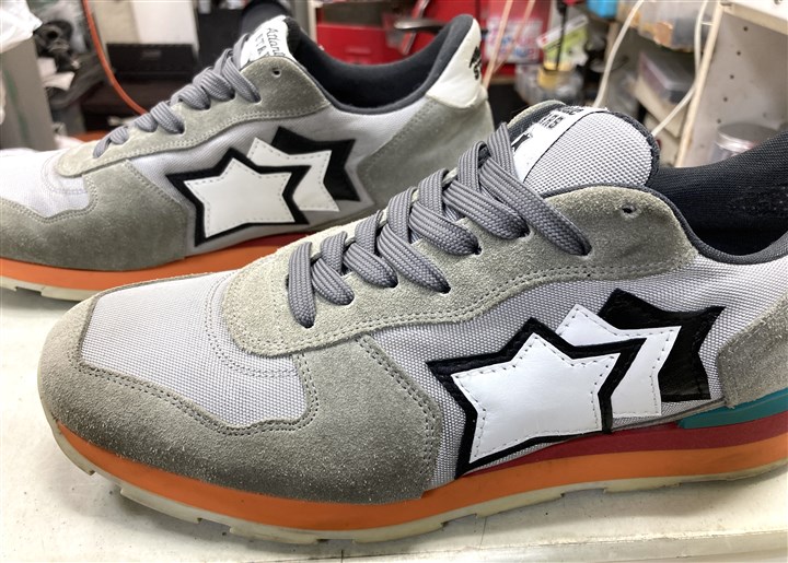 �A�g�����e�B�b�N�X�^�[�Y�̃T�C�h��4�A�X�^�[�̌����C���A7