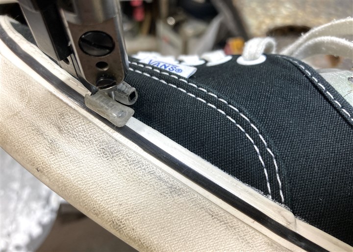 VANSオーセンティックのソール側面ステッチ修理、2