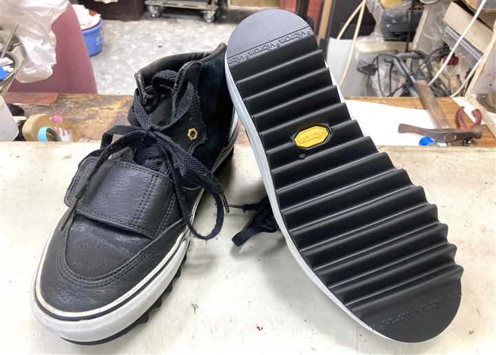 VANSのスニーカーを厚型シャークソールで補強修理、1