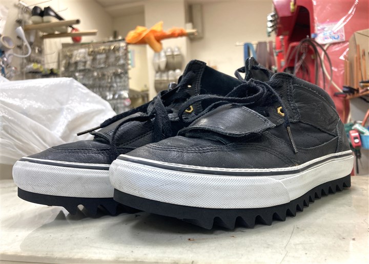 VANSのスニーカーを厚型シャークソールで補強修理、4