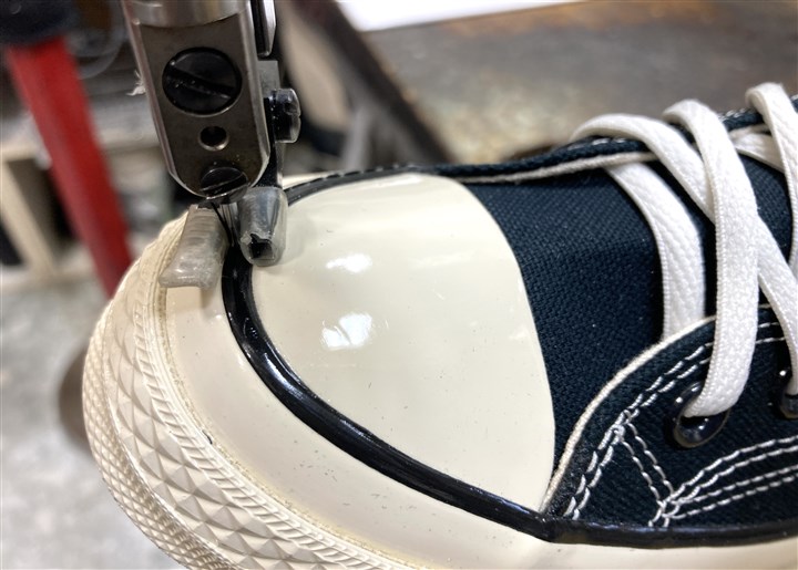 コンバースのソール側面の剥がれ予防ステッチ修理、1