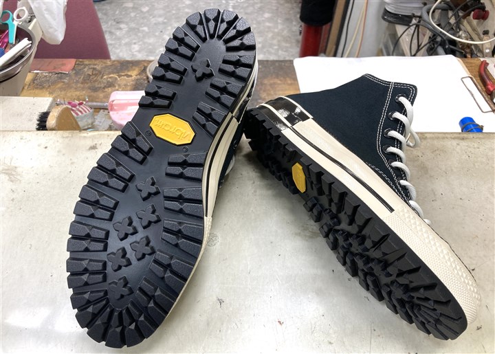 コンバースの底をタンクソールで補強修理、1