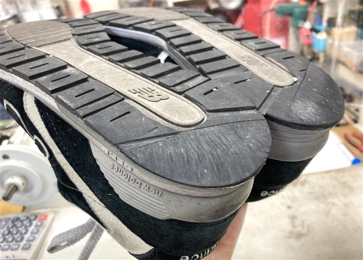 �j���[�o�����X�̃X�j�[�J�[�̃J�J�g�\�ւ��C���A1