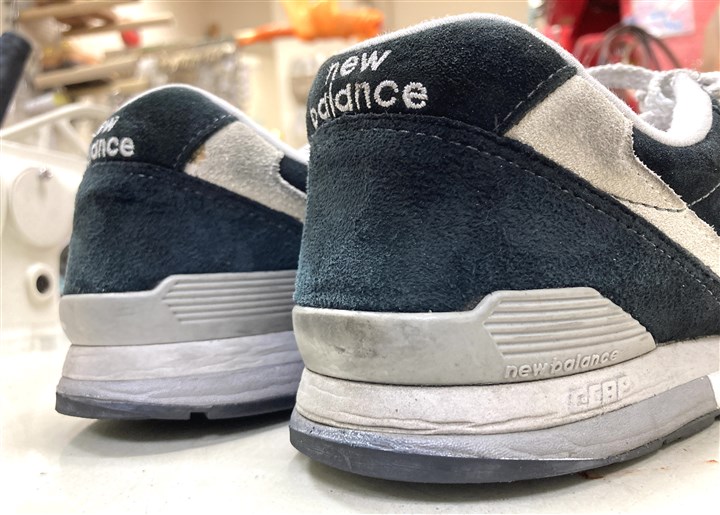 �j���[�o�����X�̃X�j�[�J�[�̃J�J�g�\�ւ��C���A4